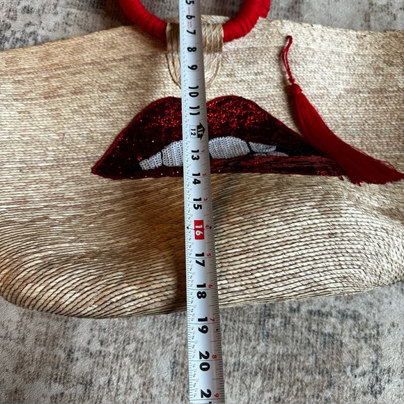 RED SEQUIN LIPS STRAW LARGE 
BEACH PALM LEAF BAG TOTE STRING CLOSER - Picture 10 of 12